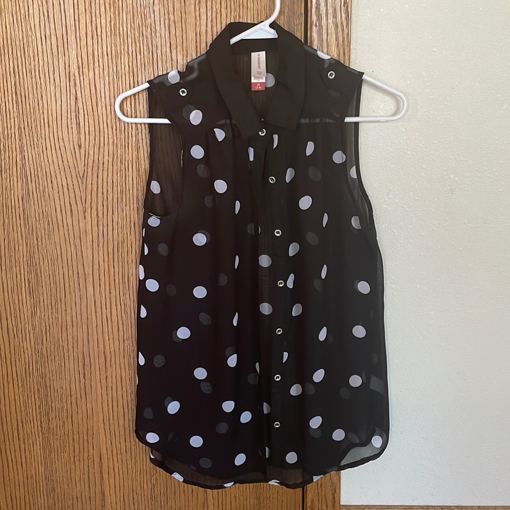Sleeveless sheet button up